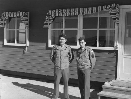 (539513)-two-soldiers-return-to-visit-their-families-in-Topaz-NARA